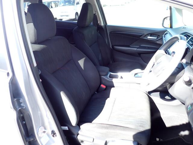 �t�����g�V�[�g�A��ԗǍD�ň��S�ł��B�傫�ȉ�����Ȃ����S�ł�