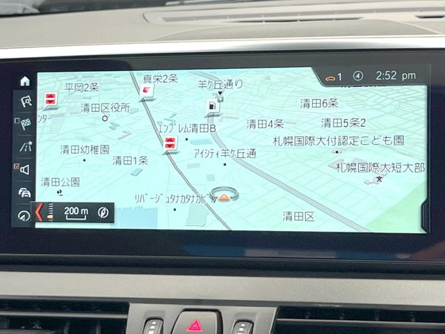 �������i�r:��̊��̂���i�r�́A����������ԓ������o���Ă���܂��BBluetooth�Đ��ȂǃI�[�f�B�I�@�\���[�����Ă���܂��̂ŁA�^�]�����y���߂܂���