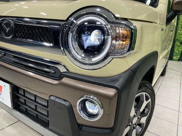 【シーケンシャルターンランプ付きLEDヘッドライト】人気の『流れるウィンカー』付きのLEDヘッドライトを装備♪高級感はもちろん、点灯時は存在感たっぷりで他車からも認識されやすく安心です。