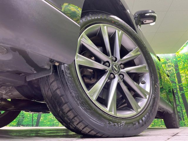 【純正19インチアルミホイール】外観にマッチした純正アルミホイールを装着しております。各種社外アルミホイールや、スタッドレスタイヤも取扱いしております。是非ご相談ください♪