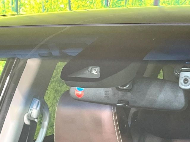 �y�z���_�Z���V���O�z���s���ɑO���̎ԗ�����F�����A�Փ˂������Ȏ��͌x��ƃu���[�L�ŏՓˉ���Ɣ�Q�y�����A�V�X�g�B�����S�Ƀh���C�u�����y���݂��������܂��B