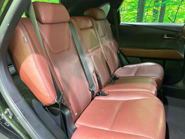 【ブラウンレザーシート】デザイン性が高く、高級感のある茶革シート。常に体に触れる部分だから、座り心地の良さにはこだわりたいですね♪汚れの付着や劣化を抑制する内装コーティング施工もおススメですよ♪