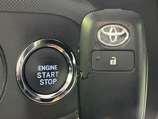 �y�X�}�[�g�L�[�z�J�o����|�P�b�g�ɓ��ꂽ�܂܂ł��h�A�̎{���E�������\�ȃX�}�[�g�L�[�𑕔��B�G���W���̃I���E�I�t�����J�M�����o���K�v����������Ƃ��Ă��֗��ł���