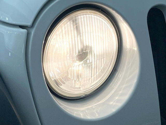 ���w�b�h���C�g:�w�b�h���C�g�͉��΂݂����Ȃ��A�Y��ȏ�Ԃ�ۂ��Ă���܂��B���΂ݖh�~�̃����Y�R�[�e�B���O�̎{�H���\�ł������܂��B