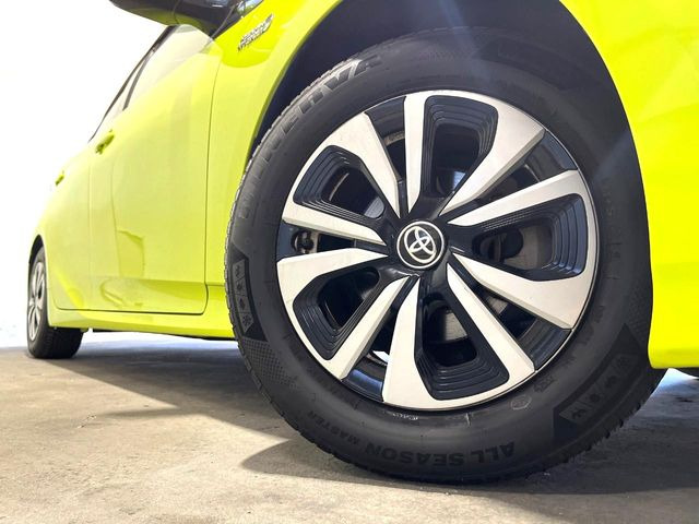 【純正15インチアルミホイール】外観にマッチした純正アルミホイールを装着しております。各種社外アルミホイールや、スタッドレスタイヤも取扱いしております。是非ご相談ください♪