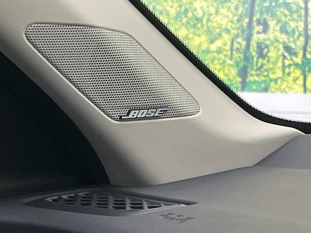 �yBOSE�T�E���h�z�[���̃i�r�@�\�͂������A���x�ȃ`���[�j���O�\�͂����ڂ���Ă���A�������ȉ��y�����y���݂��������܂���