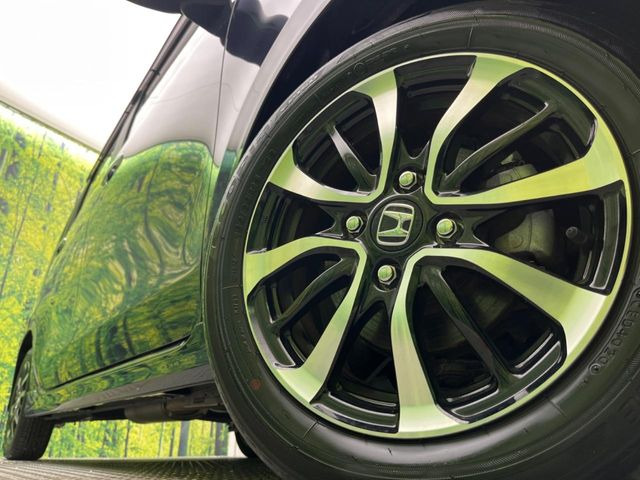 �y����14�C���`�A���~�z�C�[���z�O�ςɃ}�b�`���������A���~�z�C�[���𑕒����Ă���܂��B�e��ЊO�A���~�z�C�[����A�X�^�b�h���X�^�C�����戵�����Ă���܂��B���񂲑��k����������