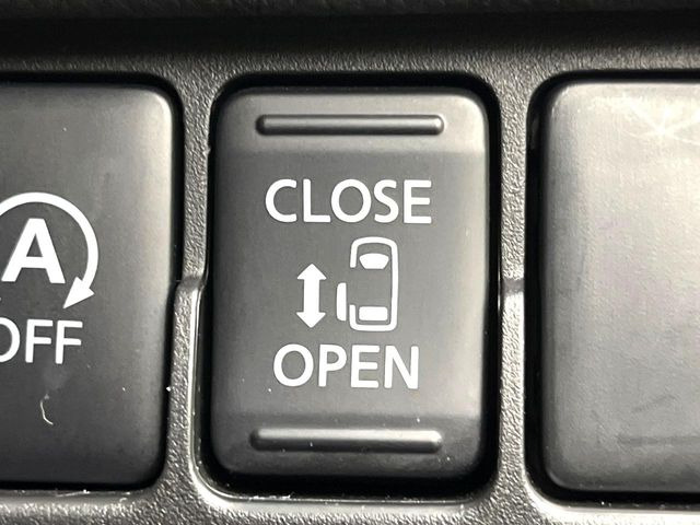 【パワースライドドア】スマートキーや運転席のスイッチでスライドドアの開閉が可能♪電動だから力を入れてドアを開ける必要が無く、小さいお子様でも、重い荷物を持っている時もラクに開け閉めできます♪