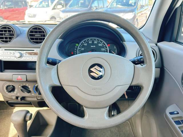 お客様のご予算帯に合わせたお車を常時100台以上取り揃えています!当社のスタッフがお客様のお車選びをしっかりサポートしご提案させていただきます!