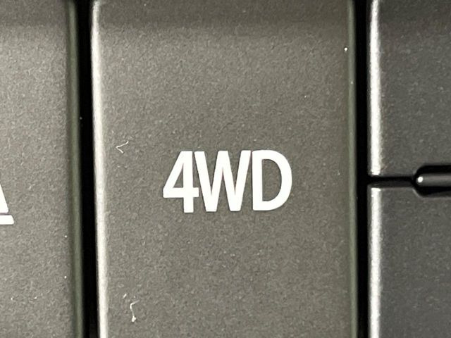 4WDのお車ですので、雪道でも安心です♪降雪地地域にお住まいの方以外にも、ウィンタースポーツが趣味の方や降雪地域へ帰省される機会がある方にもおすすめ!