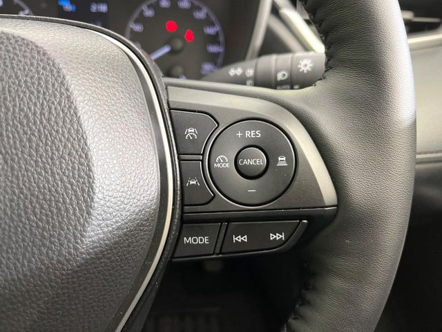 【レーダークルーズコントロール】高速道路での長距離走行が楽に!!自動で速度を保つクルーズコントロールが、衝突軽減システムと連携し、前方の車両を感知して車間を保つように速度調節してくれます!!