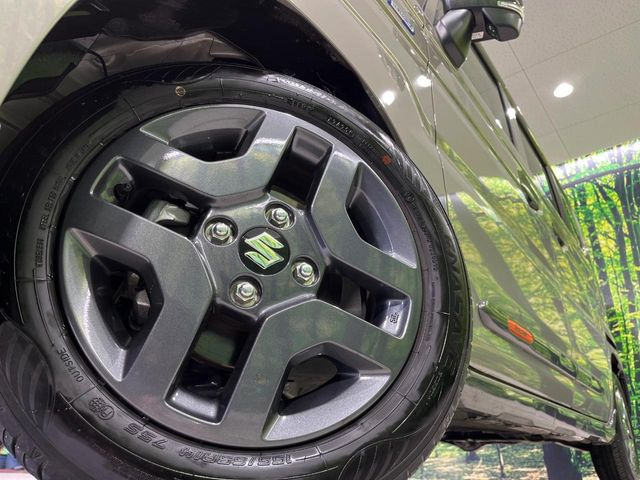 �y����15�C���`�A���~�z�C�[���z�O�ςɃ}�b�`���������A���~�z�C�[���𑕒����Ă���܂��B�e��ЊO�A���~�z�C�[����A�X�^�b�h���X�^�C�����戵�����Ă���܂��B���񂲑��k����������