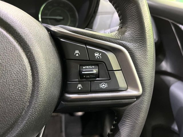 【全車速追従機能付クルーズコントロール】高速道路での長距離走行が楽に!!自動で速度を保つクルーズコントロールが、衝突軽減システムと連携し、前方の車両を感知して車間を保つように速度調節してくれます!!