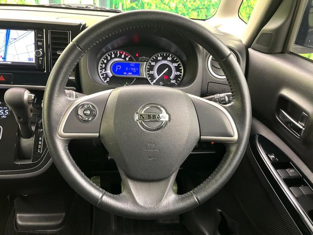 ステアリングも使用感が少なく、きれいな状態となっております♪