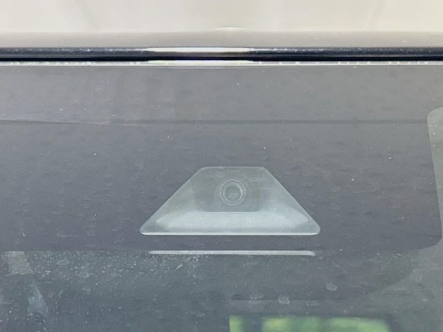 �y�C���e���W�F���g�G�}�[�W�F���V�[�u���[�L�z�t�����g�J�����őO���̎ԗ�����s�҂����m�B�Փ˂������Ȏ��͏Փ˔�Q�y���u���[�L���쓮�A�Փˉ�����T�|�[�g�B�����S�Ƀh���C�u�����y���݂��������܂��B