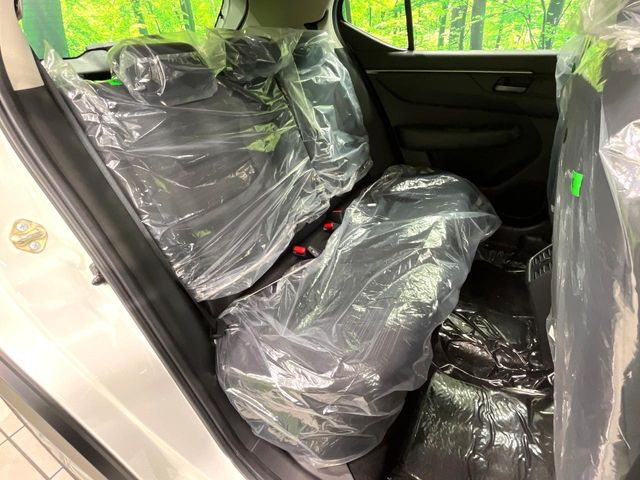 ���i���ȃI���W�i���t���A�}�b�g���I�v�V�����ɂĂ��p�ӂ��Ă���܂��B���D���ȃf�U�C����J���[�����Ԃɍ��킹�đI��ł����������Ƃ��ł��܂���