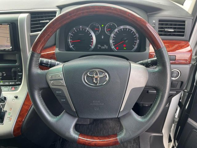 【ステアリングスイッチ】運転中、前方から目線をそらすことなく、オーディオ等の操作が可能な便利機能!安心&快適なドライブを演出してくれます♪