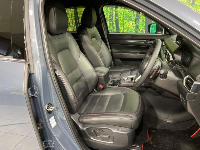 【メモリー機能付きパワーシート】ドライバーごとに設定したシート位置を記憶して、ボタン一つで切り替えできる便利な機能!運転する方が複数名いらっしゃるご家庭におすすめです♪