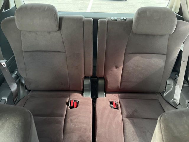 3列目シートはもちろん状態良好☆大人でもゆったりと座って頂けますので、大人数でのお出かけもラクラクです♪ご家族で、気の知れた仲間で、ドライブに行くのが楽しみですね♪
