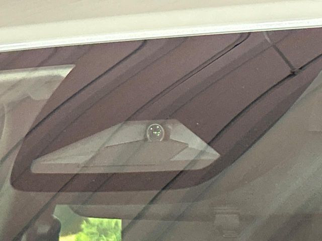 �y�z���_�Z���V���O�z���s���ɑO���̎ԗ�����F�����A�Փ˂������Ȏ��͌x��ƃu���[�L�ŏՓˉ���Ɣ�Q�y�����A�V�X�g�B�����S�Ƀh���C�u�����y���݂��������܂��B