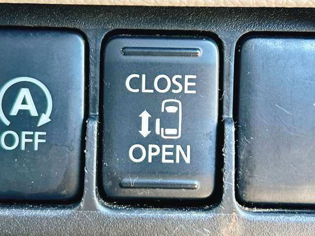 �y�d���X���C�h�h�A�z�h�A�̊J�������^�b�`�ōs�����Ƃ��ł��܂����֗��ȋ@�\�̈�ł��ˁ�