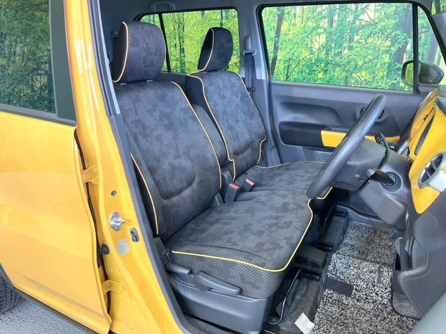 運転席シート廻りは使用感も少なく、良好な状態となっています。丁寧に使われていたことがよくわかりますね。