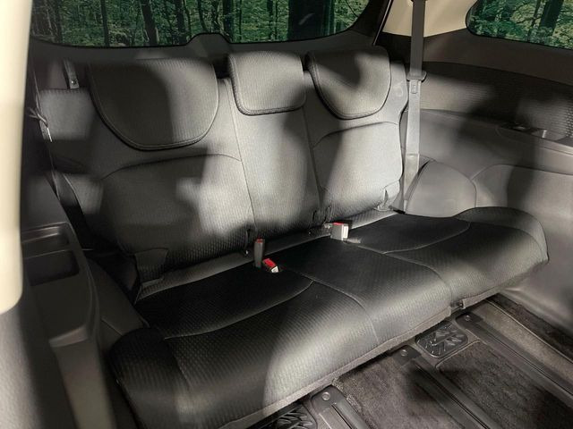 3列目シートはもちろん状態良好☆大人でもゆったりと座って頂けますので、大人数でのお出かけもラクラクです♪ご家族で、気の知れた仲間で、ドライブに行くのが楽しみですね♪