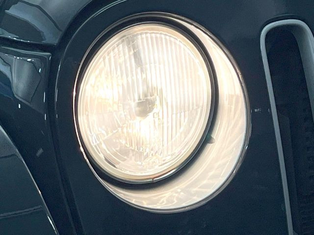 ���w�b�h���C�g:�w�b�h���C�g�͉��΂݂����Ȃ��A�Y��ȏ�Ԃ�ۂ��Ă���܂��B���΂ݖh�~�̃����Y�R�[�e�B���O�̎{�H���\�ł������܂��B