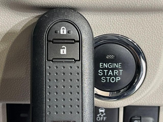 �y�L�[�t���[�V�X�e���z�J�o����|�P�b�g�ɓ��ꂽ�܂܂ł��h�A�̎{���E�������\�ȃX�}�[�g�L�[�𑕔��B�G���W���̃I���E�I�t�����J�M�����o���K�v����������Ƃ��Ă��֗��ł���