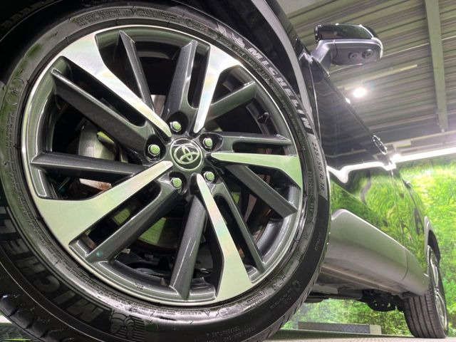 �y����18�C���`�A���~�z�C�[���z�O�ςɃ}�b�`���������A���~�z�C�[���𑕒����Ă���܂��B�e��ЊO�A���~�z�C�[����A�X�^�b�h���X�^�C�����戵�����Ă���܂��B���񂲑��k����������