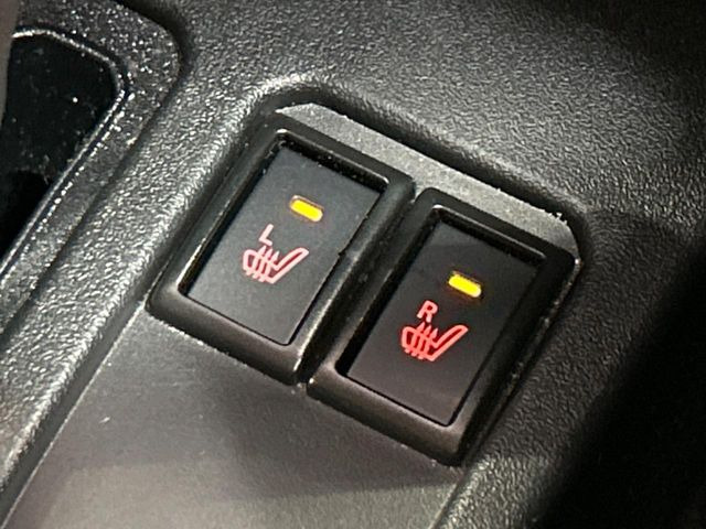 【シートヒーター】寒い日に重宝するシートヒーター!エアコンより早く温まってくれるので寒がりの人も安心ですね♪エアコンの温風は乾燥するから苦手、という方にもをおすすめです。