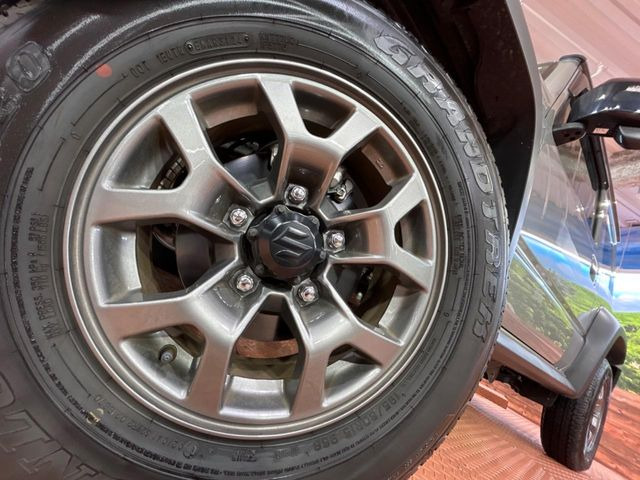 【純正15インチアルミホイール】外観にマッチした純正アルミホイールを装着しております。各種社外アルミホイールや、スタッドレスタイヤも取扱いしております。是非ご相談ください♪