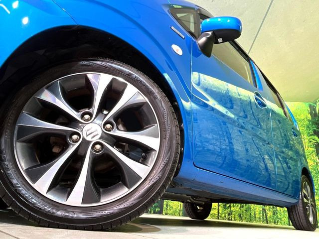 �y����15�C���`�A���~�z�C�[���z�O�ςɃ}�b�`���������A���~�z�C�[���𑕒����Ă���܂��B�e��ЊO�A���~�z�C�[����A�X�^�b�h���X�^�C�����戵�����Ă���܂��B���񂲑��k����������