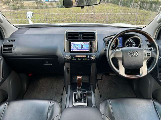 20代中心の若いスタッフがご対応させていただきます!お客様のご希望に添えるよう努めてまいりますので、宜しくお願い致します。自社整備工場も完備しご納車後のアフターメンテナンスもお気軽にご相談くださいませ。