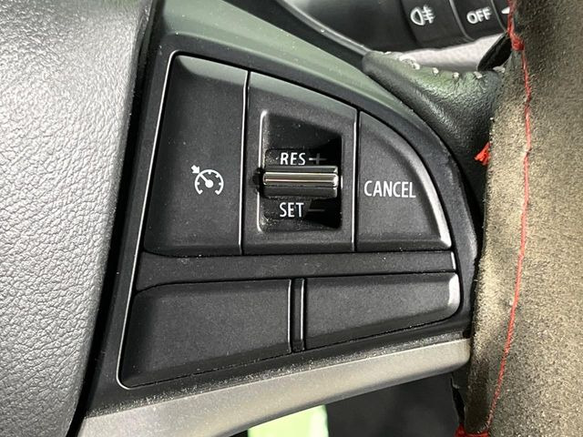 �y�N���[�Y�R���g���[���z�������H�����N���N���s�B�A�N�Z���𗣂��Ă���葬�x�ő��s���ł��A�������^�]���̕��S���y��!�����E�������ȒP�ȃX�C�b�`����Œ����ł��܂��B