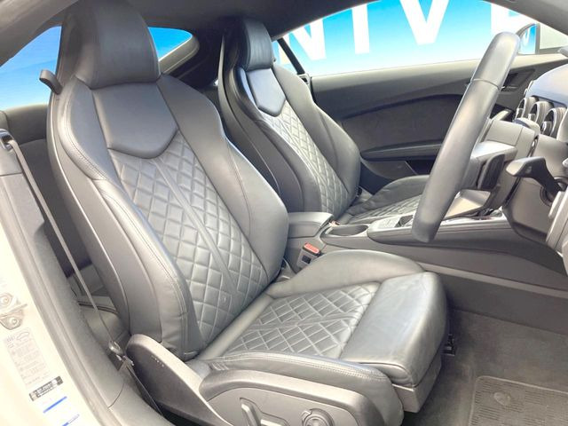 ●ダイヤモンドステッチレザーシート:高級感漂うブラックレザーシートは、使用感も少なく良好なコンディションを保っております!その他、気になる箇所がございましたらお気軽にお問合せ下さい!