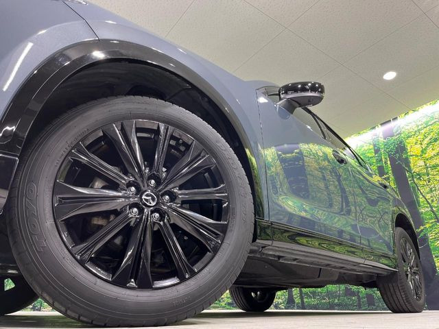【純正19インチアルミホイール】外観にマッチした純正アルミホイールを装着しております。各種社外アルミホイールや、スタッドレスタイヤも取扱いしております。是非ご相談ください♪