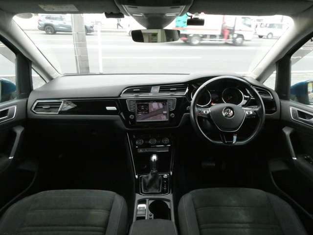 �i�����ꂽ�C���p�l����́A�X�^�C���b�V�������쐫�⎋�F���ɂ��D��A�O���̂��Ȃ��f�U�C���ɂȂ��Ă���܂�!