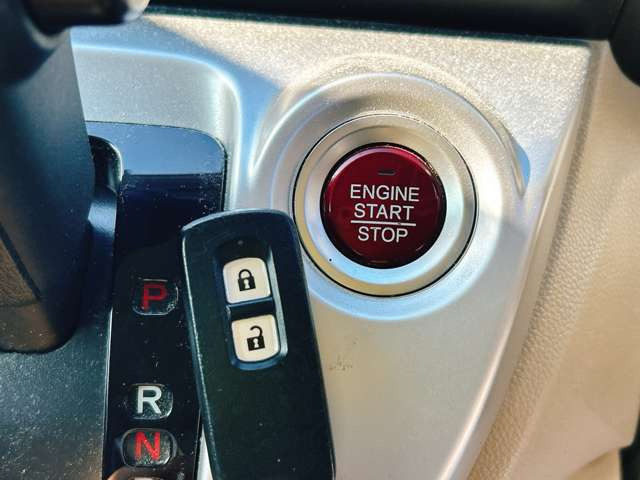 �y�X�}�[�g�L�[&�v�b�V���X�^�[�g�V�X�e���z�J�o����|�P�b�g�ɓ��ꂽ�܂܃h�A�̊J���ł��A�����^�b�`�Ŋy�X�G���W�����������܂���