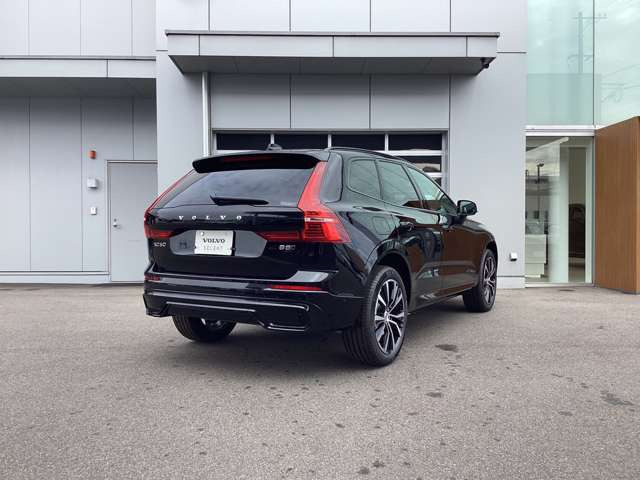 XC60ウルトラ B5 AWD ダークエディション 4WD