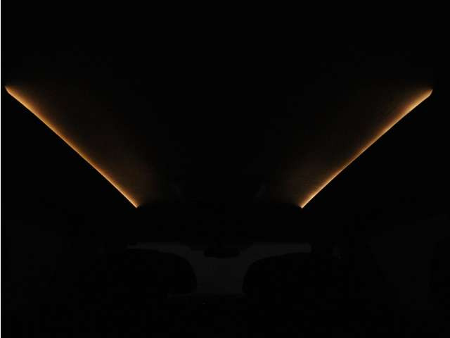 夜間に室内を照らしてくれるルームライトです