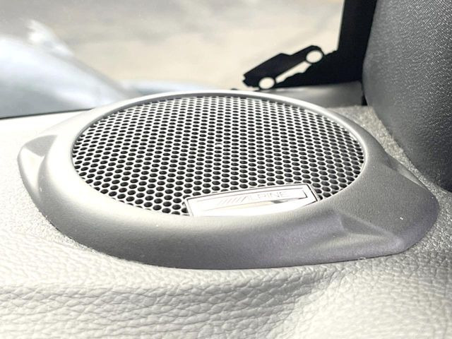 ��ALPINE�T�E���h�V�X�e��:�l�C�̃T�E���h�V�X�e���ł��B�ʏ�̃X�s�[�J�[�Ɣ�r���Ă����̍L���肪�������܂��B���񂲗��X�̏ゲ�̊����������B