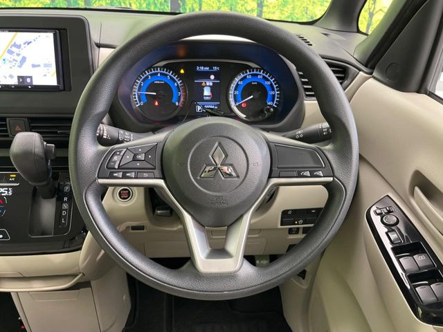 【ステアリングスイッチ】運転中、前方から目線をそらすことなく、オーディオ等の操作が可能な便利機能!安心&快適なドライブを演出してくれます♪