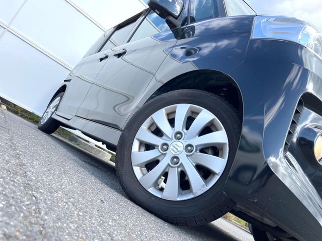 �y����14�C���`�A���~�z�C�[���z�O�ςɃ}�b�`���������A���~�z�C�[���𑕒����Ă���܂��B�e��ЊO�A���~�z�C�[����A�X�^�b�h���X�^�C�����戵�����Ă���܂��B���񂲑��k����������