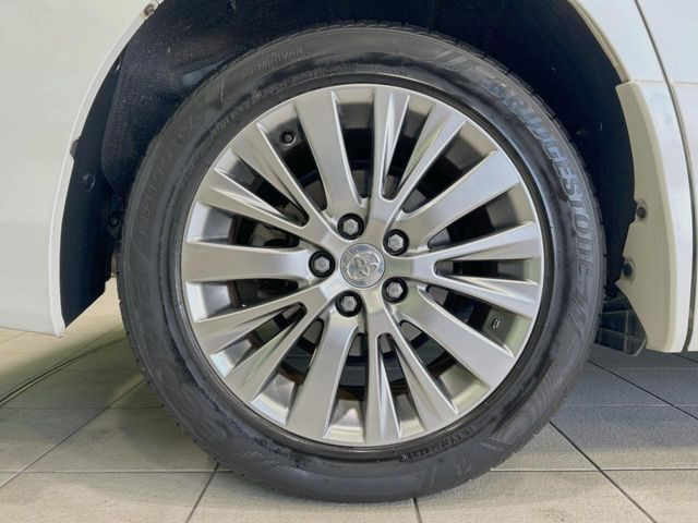 �y����18�C���`�A���~�z�C�[���z�O�ςɃ}�b�`���������A���~�z�C�[���𑕒����Ă���܂��B�e��ЊO�A���~�z�C�[����A�X�^�b�h���X�^�C�����戵�����Ă���܂��B���񂲑��k����������