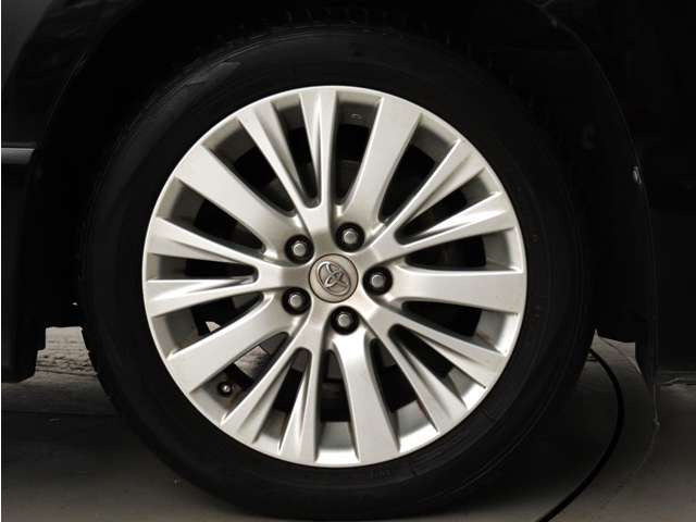 お客様のお好みの新品18インチ、19インチ、20インチホイール装着可能!ダウンサスなどローダウンも取付可能です!ヴァルドやワークなどのメーカー品も取り寄せ可能です!