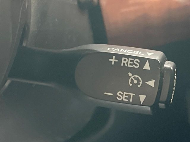 �y�N���[�Y�R���g���[���z�������H�����N���N���s�B�A�N�Z���𗣂��Ă���葬�x�ő��s���ł��A�������^�]���̕��S���y��!�����E�������ȒP�ȃX�C�b�`����Œ����ł��܂��B