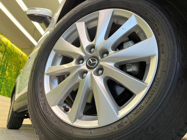 【純正17インチアルミホイール】外観にマッチした純正アルミホイールを装着しております。各種社外アルミホイールや、スタッドレスタイヤも取扱いしております。是非ご相談ください♪