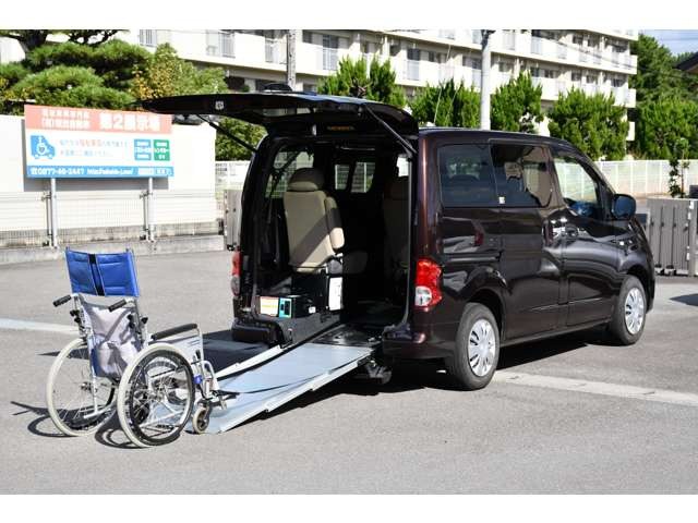 NV200バネットバン1.6 チェアキャブ 車いす1名仕様 専用サードシート有