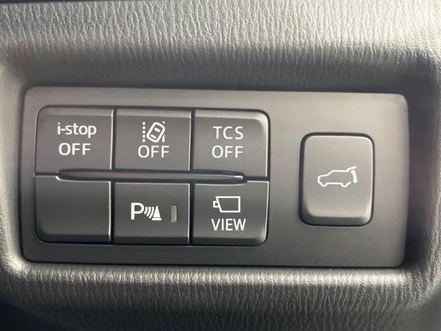 【パワーバックドア】スマートキーや運転席のボタンを押すだけでリアゲートが自動で開閉します!荷物を持っている時や、高い位置にあるバックドアを閉める際に便利な機能です♪